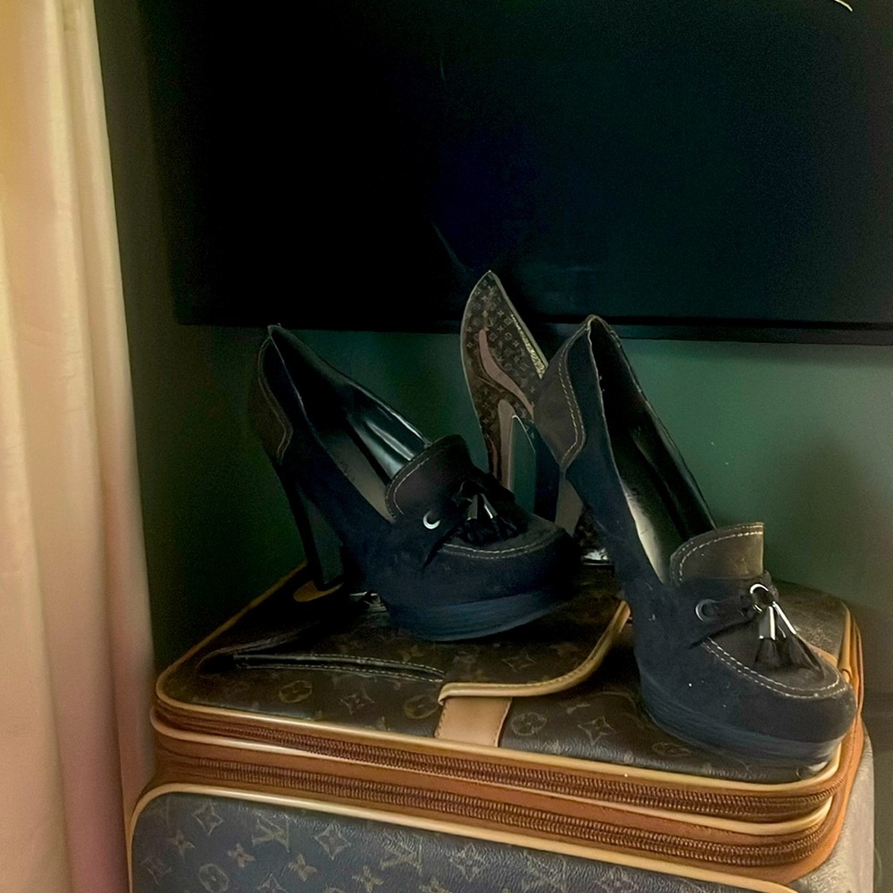 Good fairly used high quality shoe